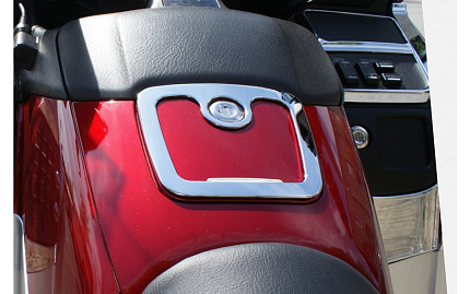Окантовка-хром на крышку бака. Для GL1800 2006-2010 с Airbag и всех GL1800, 12-17гг
