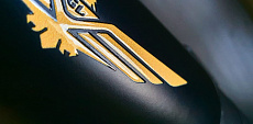 Термокружка для мотоциклиста 380мл с жёлтым глянцевым логотипом Goldwing